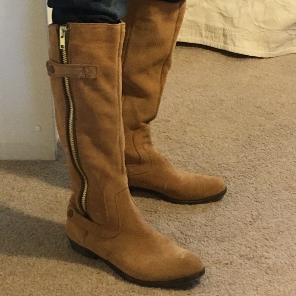 NEVER WORN Nine West Tan Suede Boots!